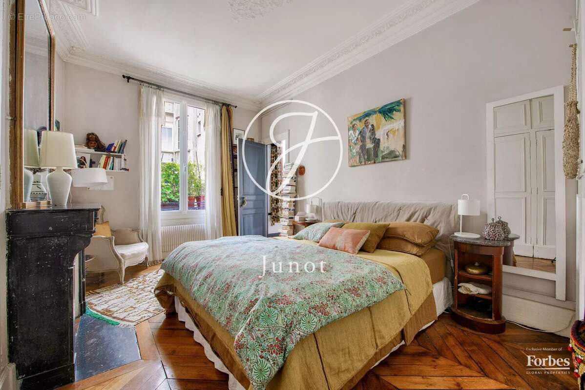 Appartement à PARIS-9E
