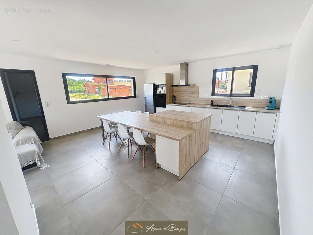 Secteur residentiel - villa 3 faces 123  m2 hbts  sur 356 m2 de terrain  - - photo 2