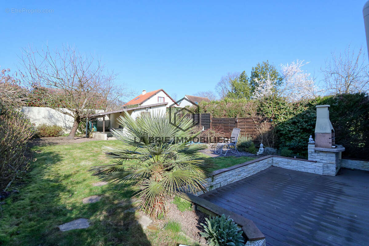 Maison à VILLECRESNES