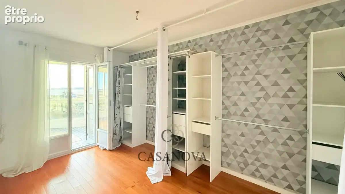 Villa rénovée avec ponton privatif et vue étangs  proche Montpellier  piscine chauffée - photo 11