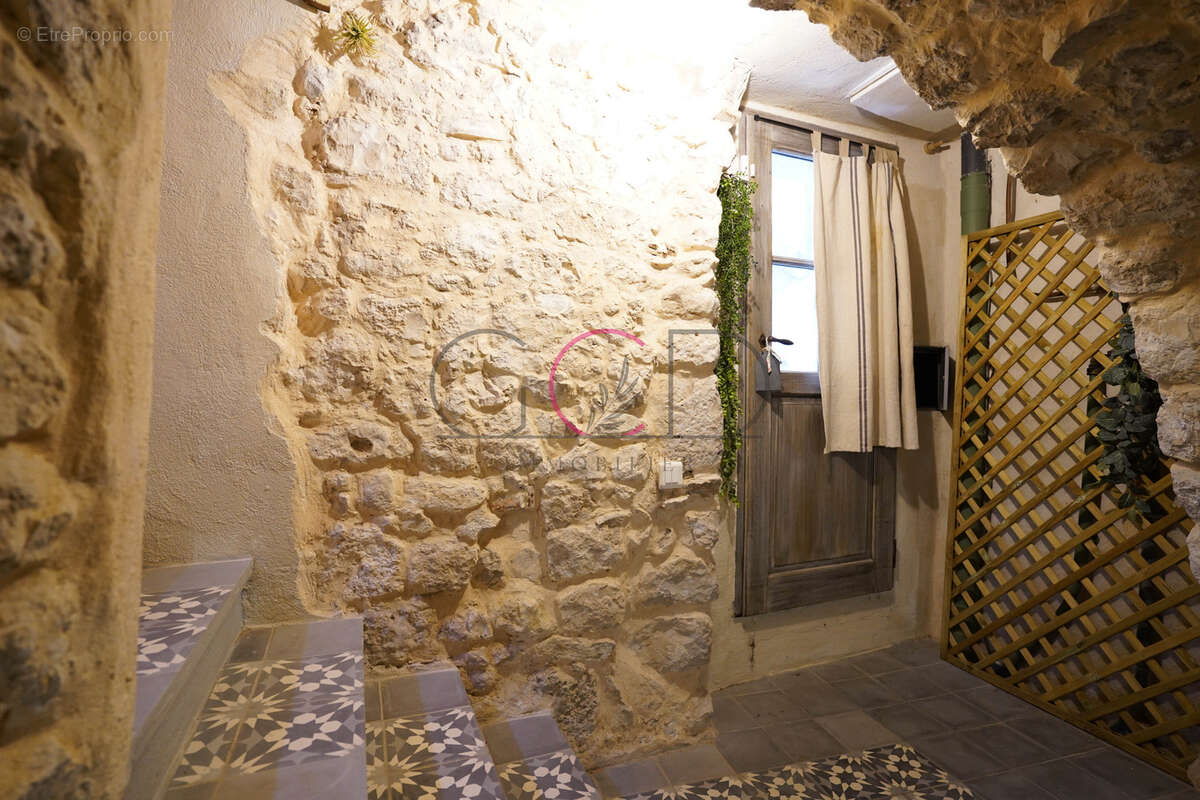 Maison à VENTABREN