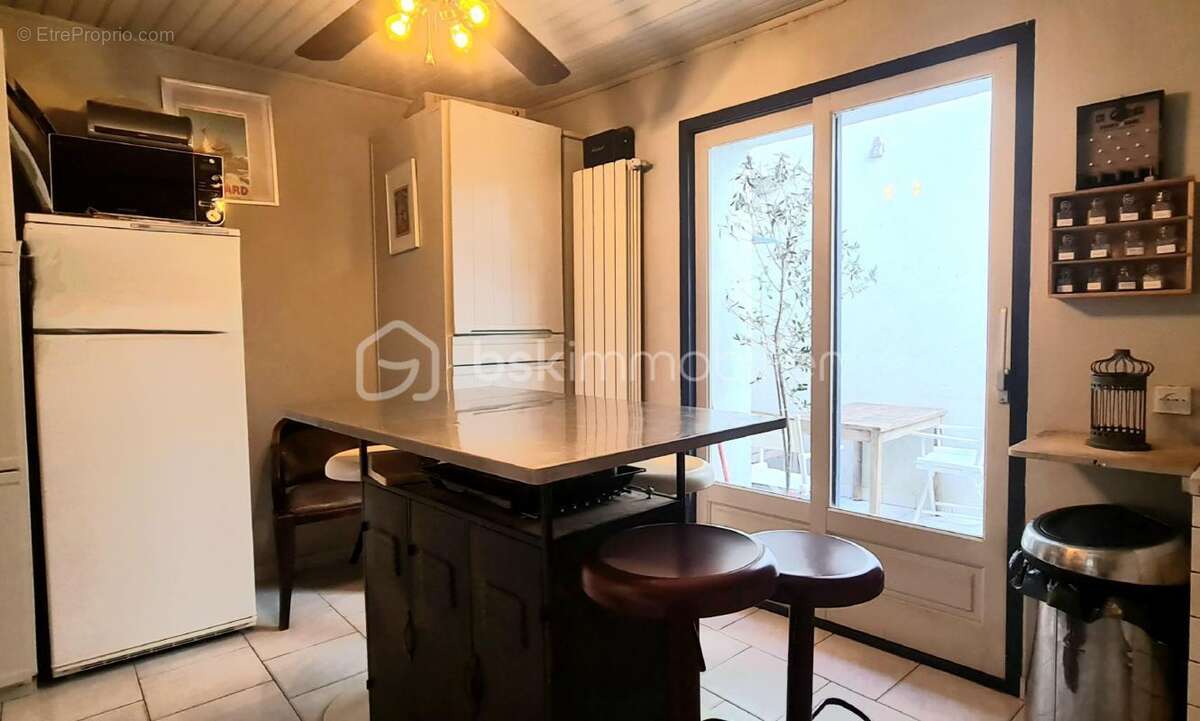 *** Maison de village de 146m²- Cour- Loggia- T2 en RDC- Vue- La Palme *** - photo 6