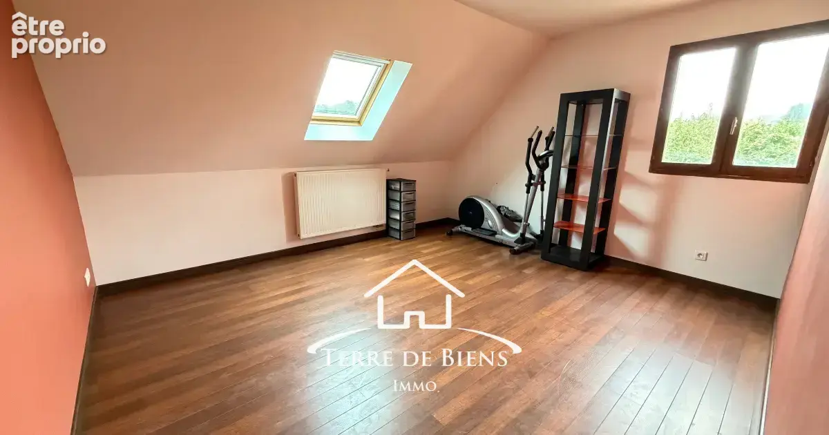 Exclusivité: Maison familiale, 150m2, pièce de vie de 60m2, 4 chambres, vie de plain-pied, sous-sol complet et - photo 12