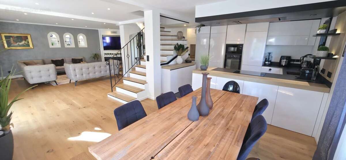 Maison à MOUGINS