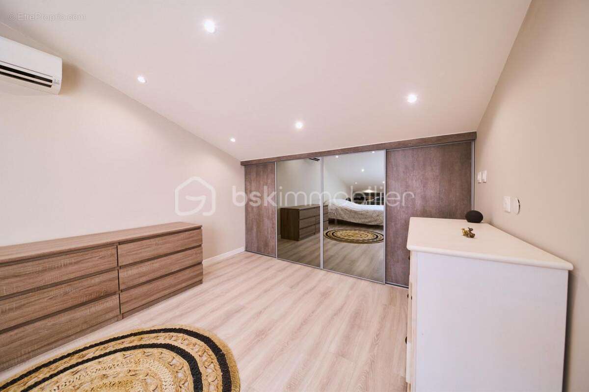 Appartement à LA VALETTE-DU-VAR