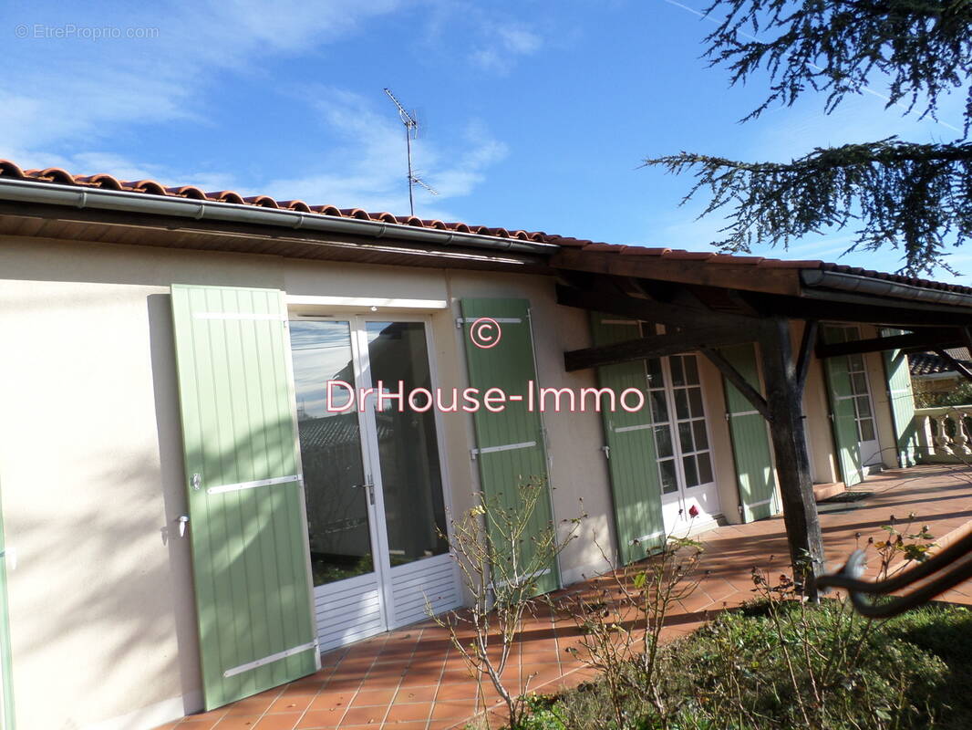 Maison à SAINT-YRIEIX-SUR-CHARENTE