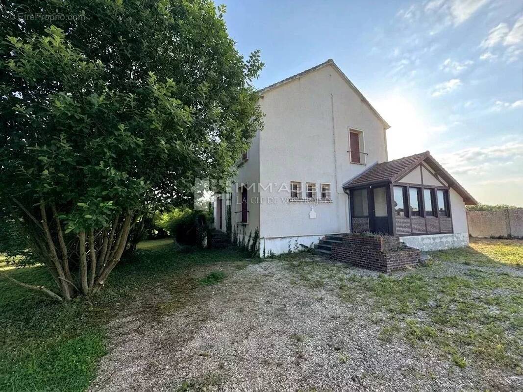 Maison à MERY-SUR-SEINE