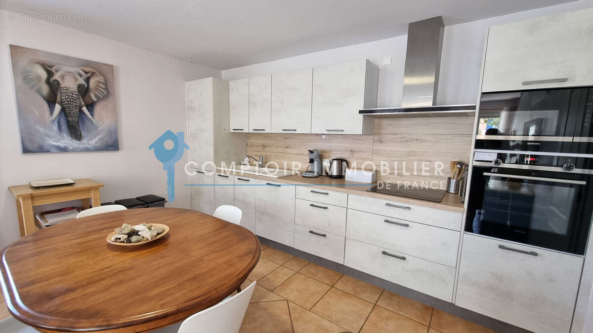 VAR (83) - À VENDRE - VIDAUBAN - Villa 4 chambres dans un domaine hôtelier sécurisé - photo 6