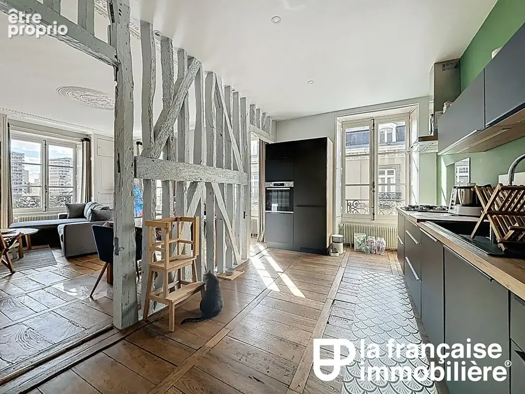 Appartement Rennes - Centre-ville - Les Halles -  5 pièces - 100.19 m² - Grenier - Ascenseur - exposition Sud-Ouest - garage en  - photo 3
