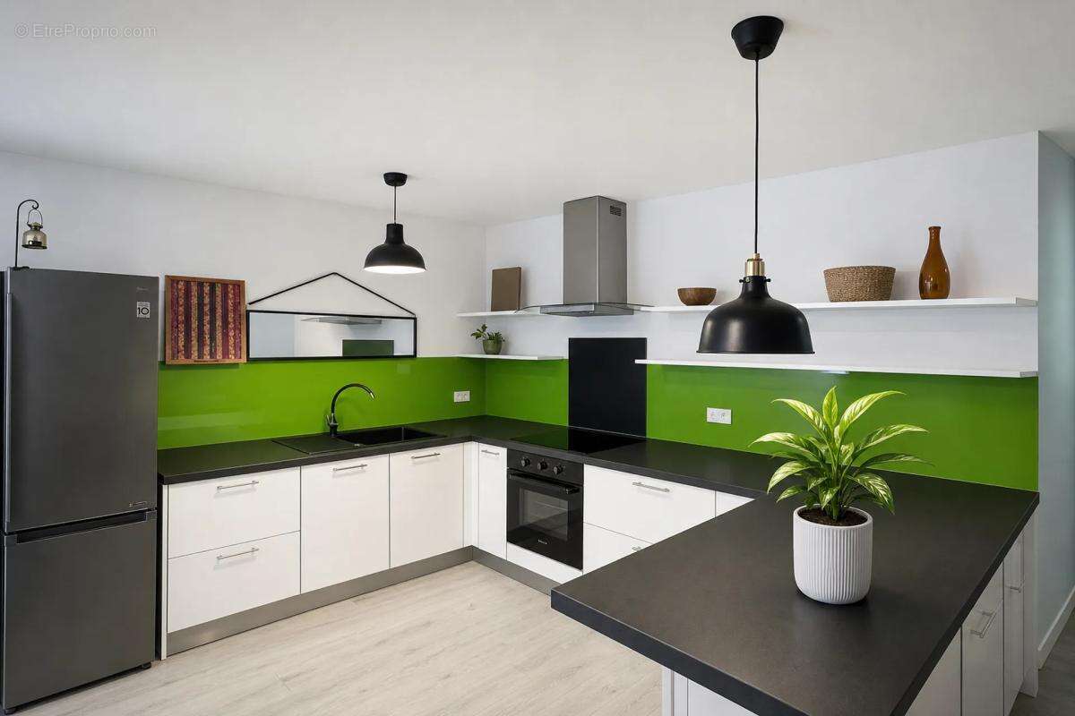 Appartement à POMMIERS-LA-PLACETTE