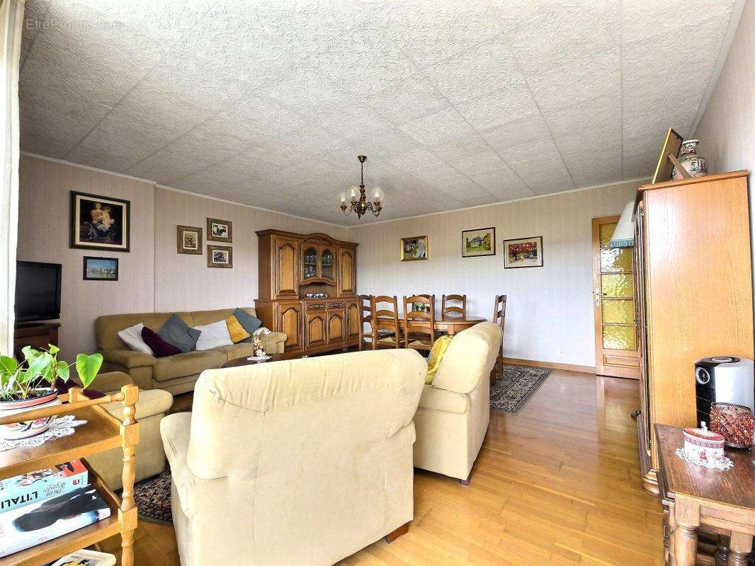 Appartement à CHENOVE