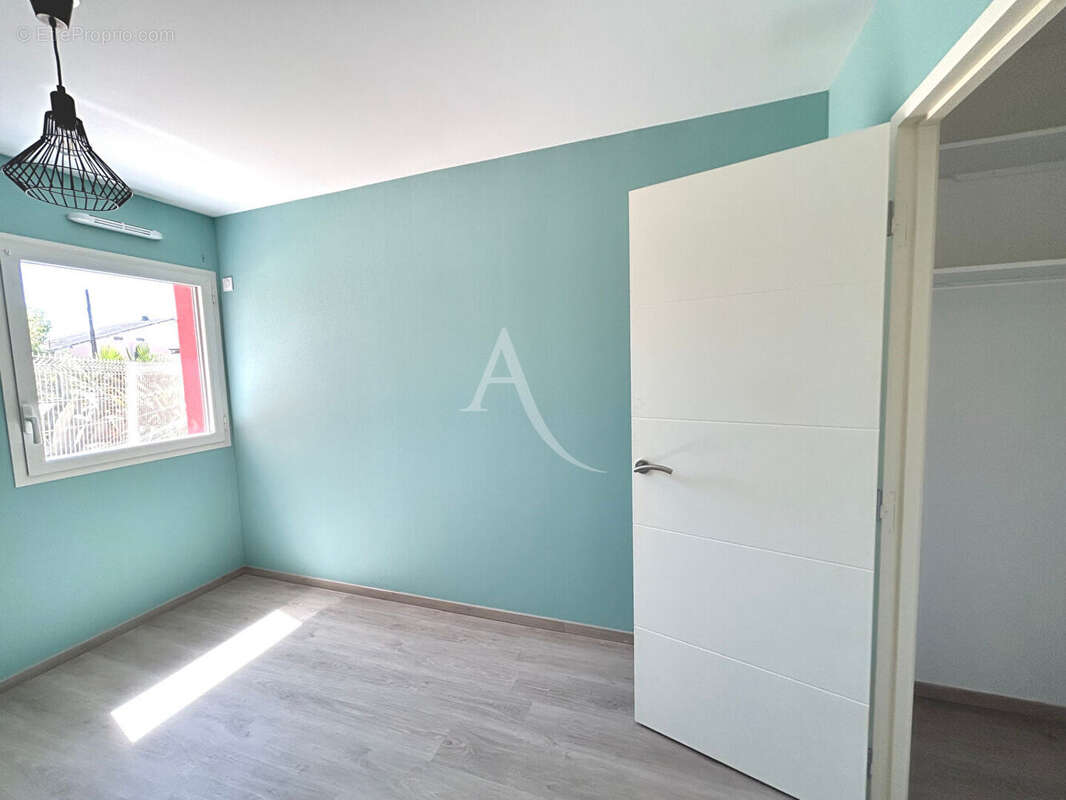 Appartement T4 - 85m² - Terrasse - Garage - CHARNAY LES MÂCON - photo 4