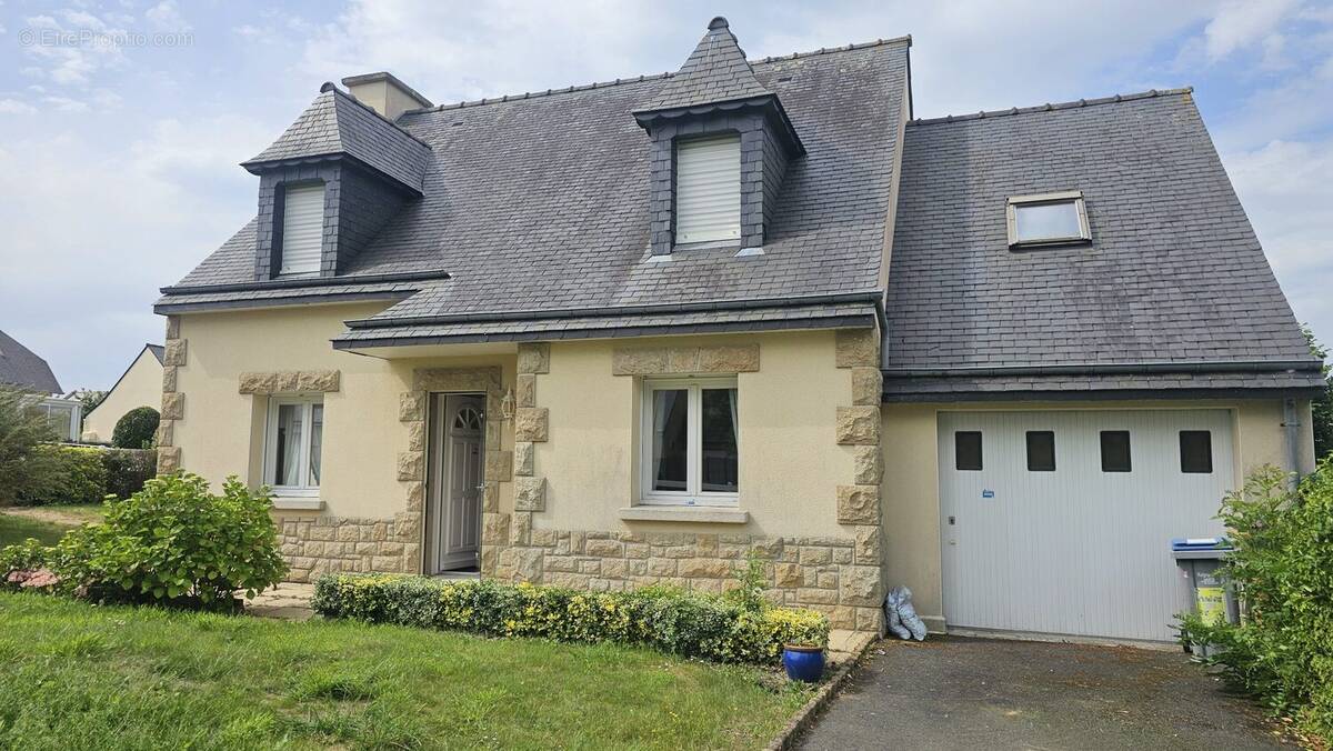Maison à PLOUEZEC