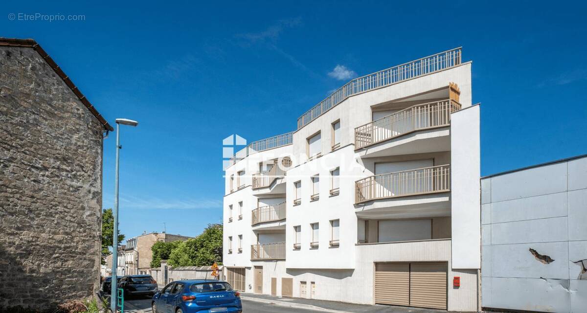 Appartement à SARTROUVILLE