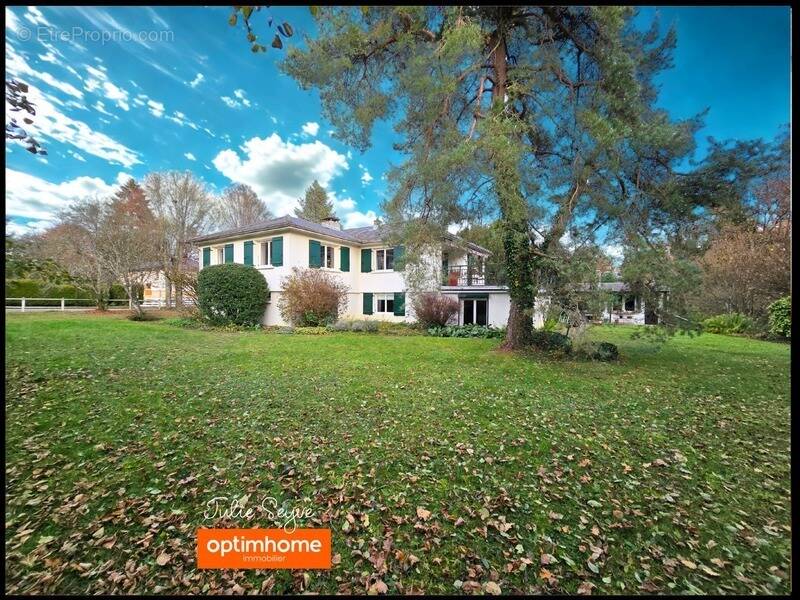 Maison à SAINT-GENIS-POUILLY