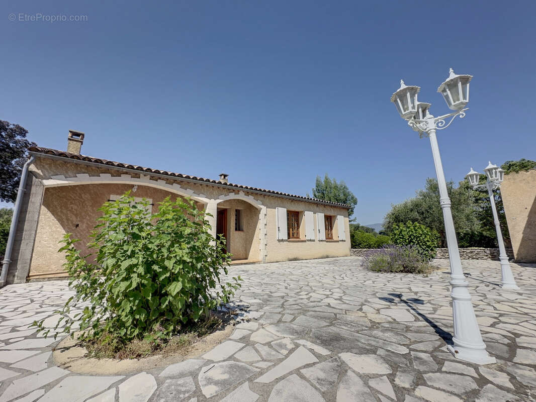 Maison à MALIJAI