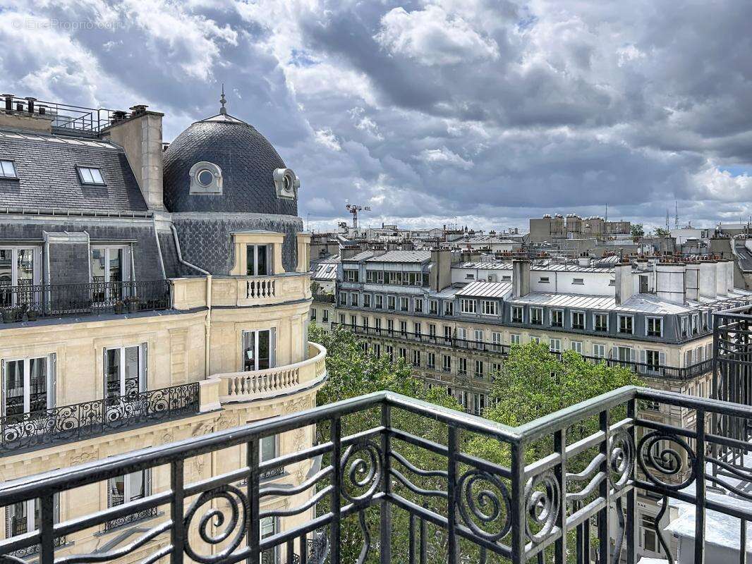 Appartement à PARIS-9E