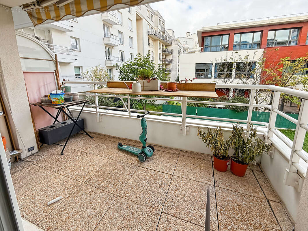 Appartement à COURBEVOIE