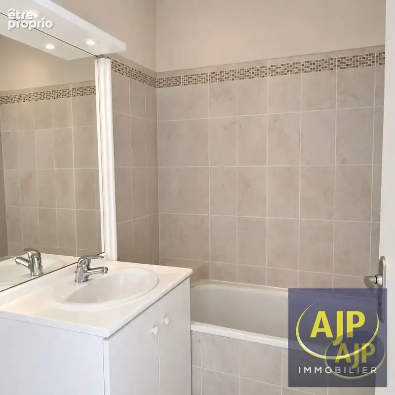 Nantes saint-félix t2 de 45 m² à rafraîchir beau potentiel - photo 3