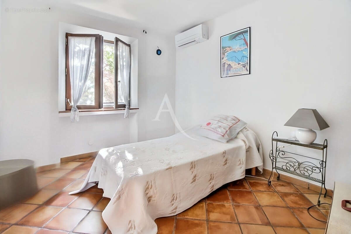 Maison à CARQUEIRANNE