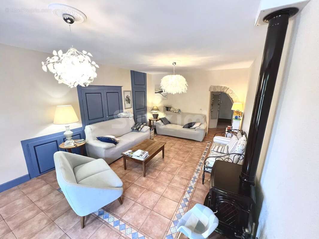 Maison à LONS-LE-SAUNIER