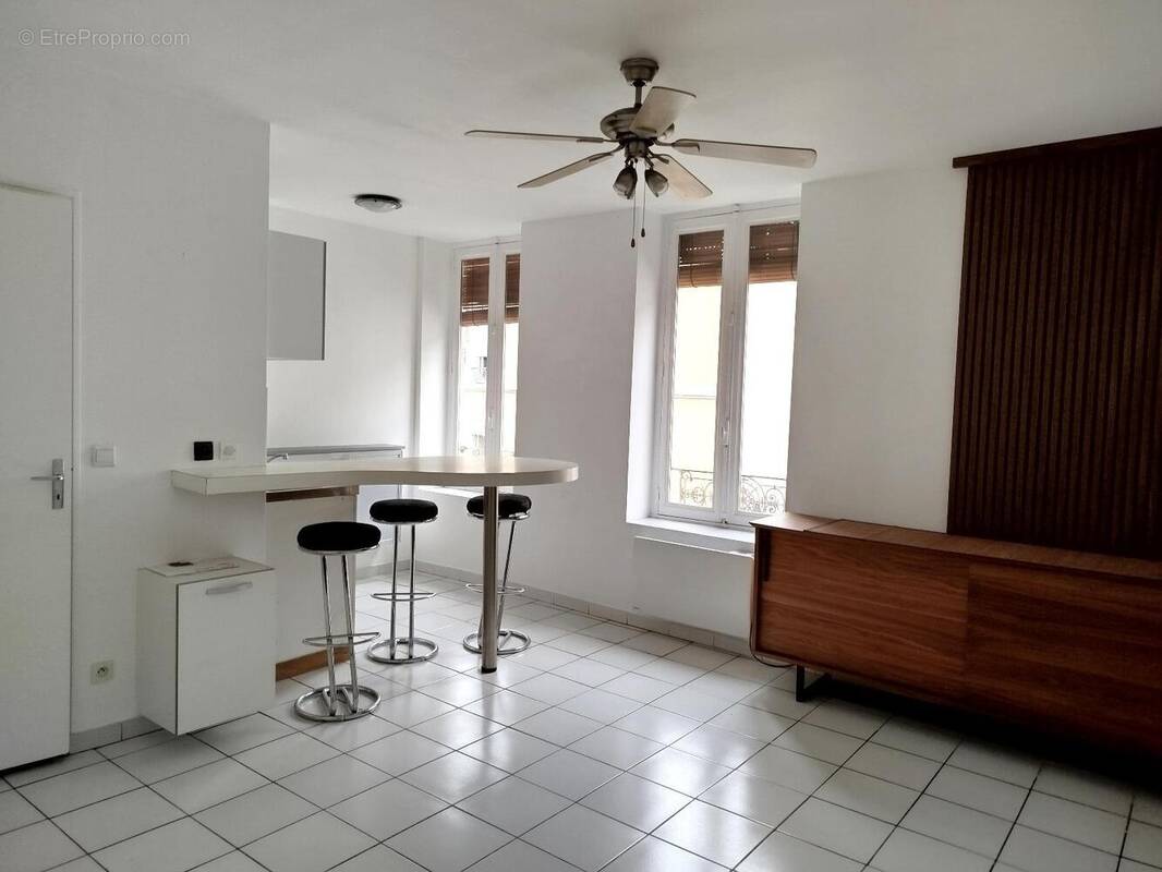   - Appartement à VILLEURBANNE