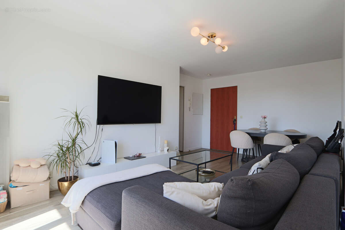 Appartement à LES PAVILLONS-SOUS-BOIS