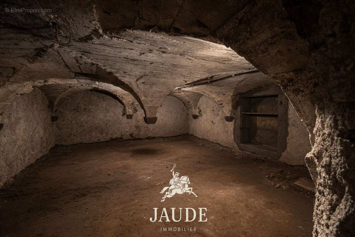 Maison de bourg avec GRANGES, garage et jardin   70 route du Puy de Dôme, La Font de l’Arbre, Orcines - photo 18