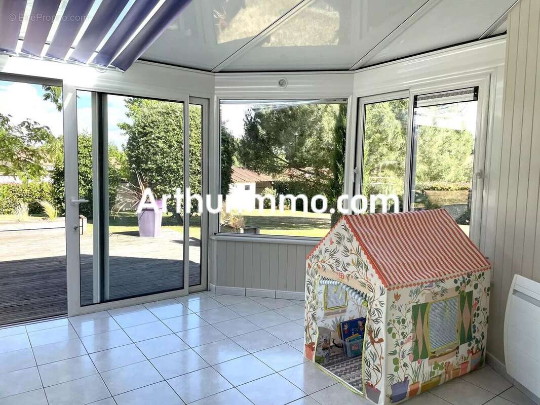 Maison à NUEIL-LES-AUBIERS