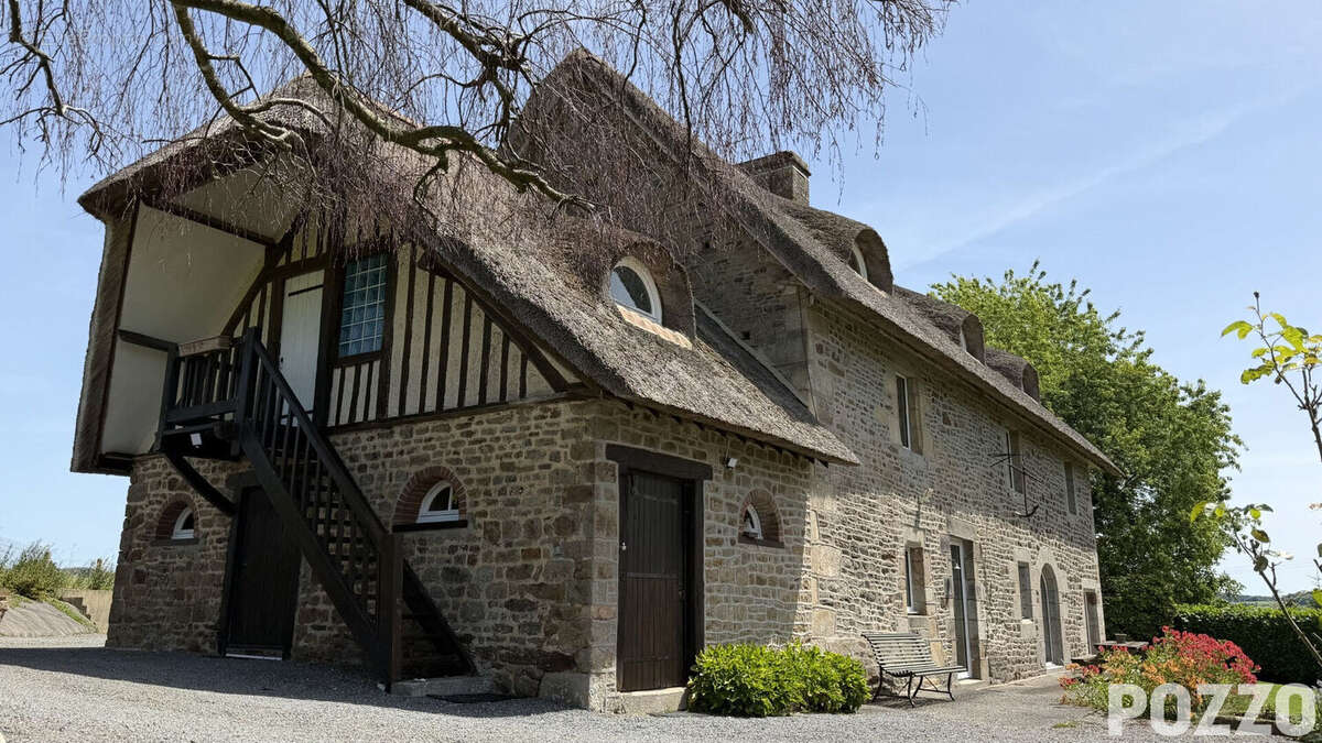 A Vendre - Marcilly - Maison 9 pièce(s) 255 m² - photo 2