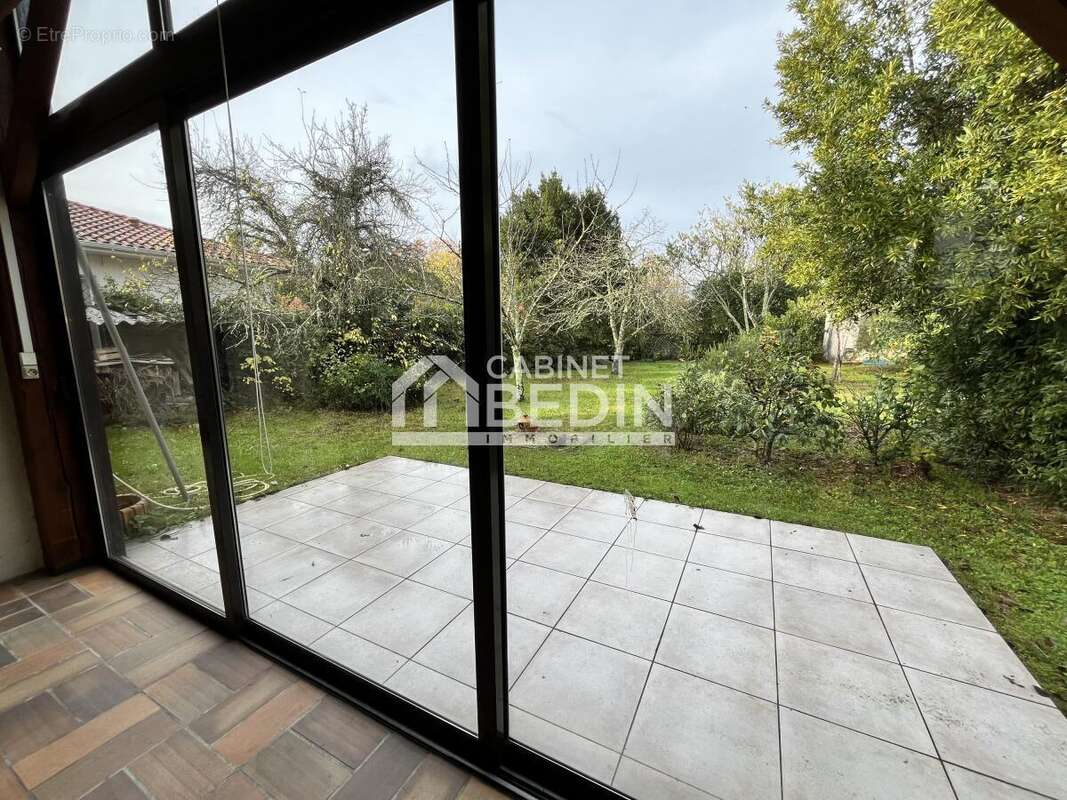 Maison à BLANQUEFORT