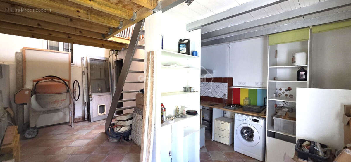QUARTIER VERDURON HAUT! Maison atypique de 120 m² de type 5 sur parcelle de terrain de 200 m² avec vue mer! - photo 11