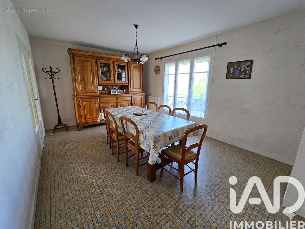 Photo 2 - Maison à SAINT-GENOU
