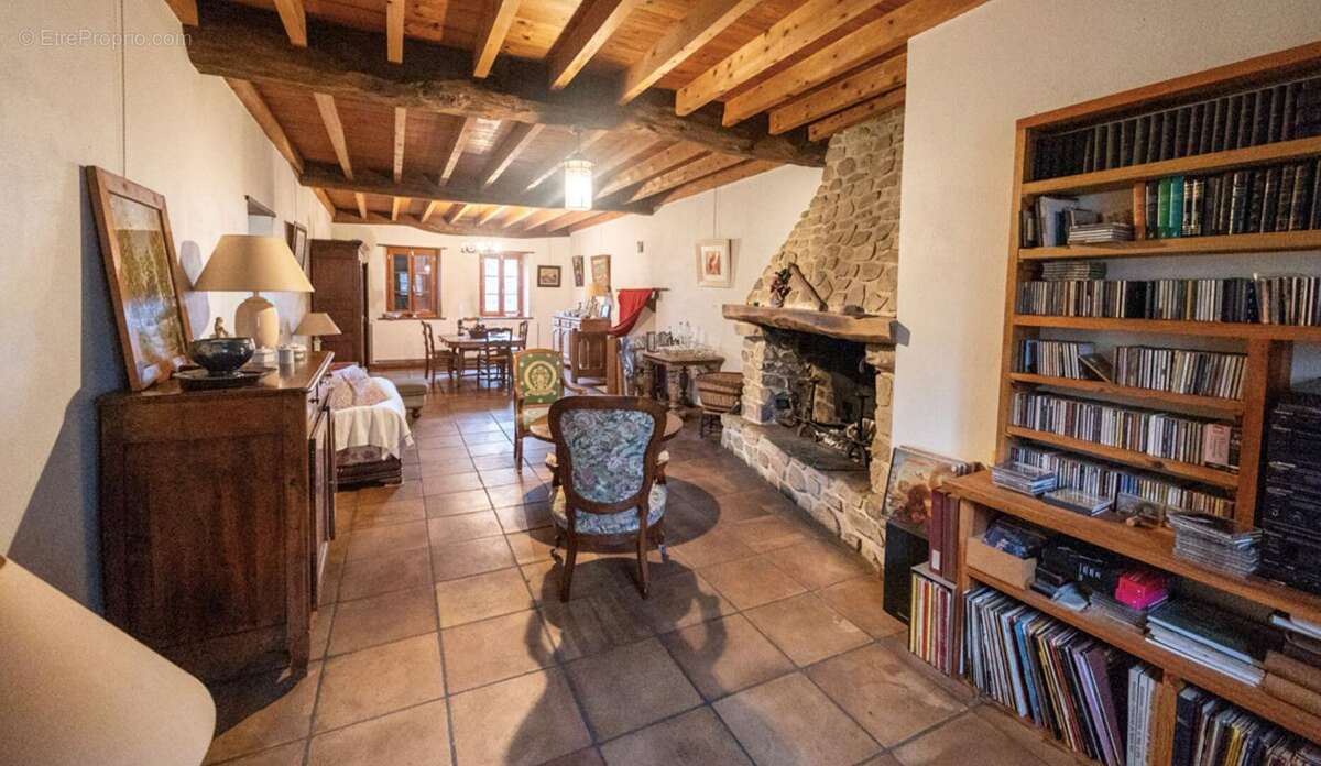 Maison à SAINT-SIXTE