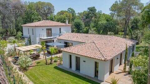 Maison 332 m² à Mougins  - photo 3