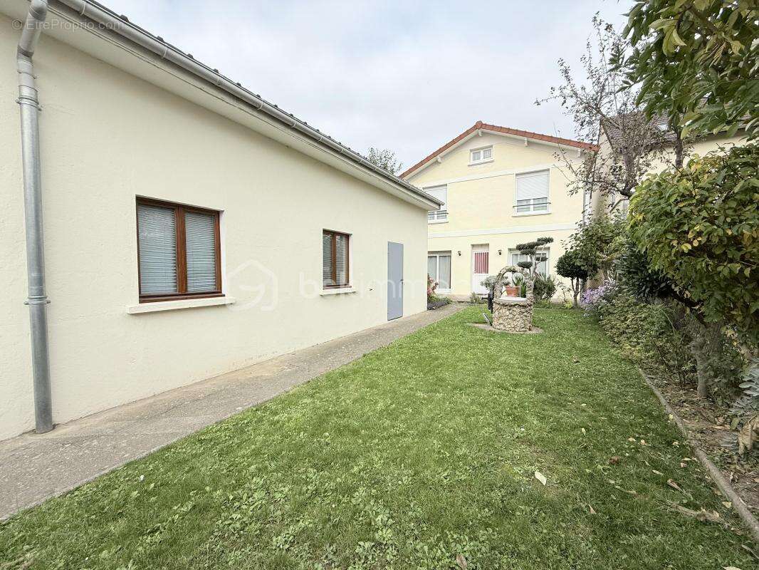 Maison non mitoyenne  106m²  6 pièces édifiée sur une parcelle de 270m² avec jardin et dépendances aux portes de paris - photo 23