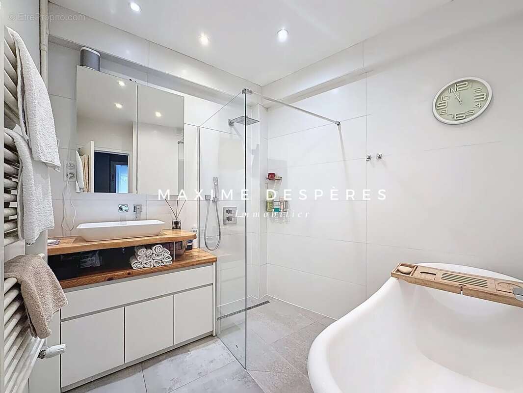 Appartement à NEUILLY-SUR-SEINE