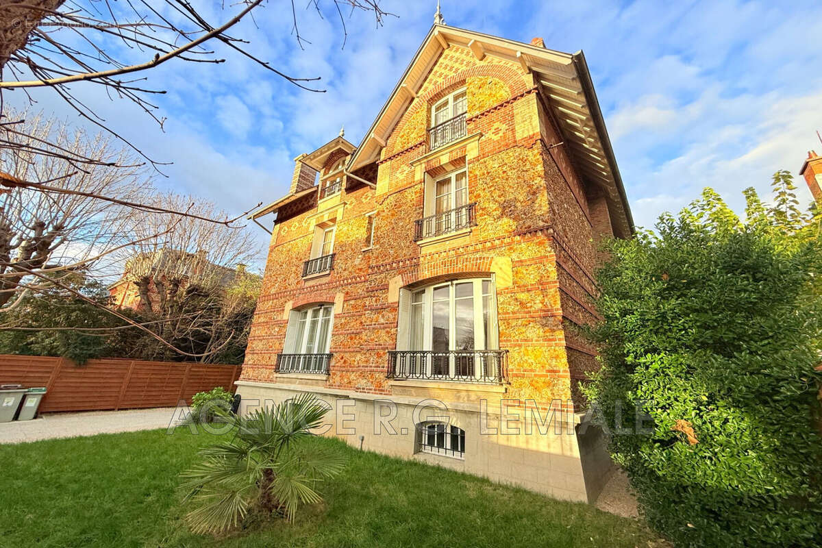 Maison à MAISONS-LAFFITTE
