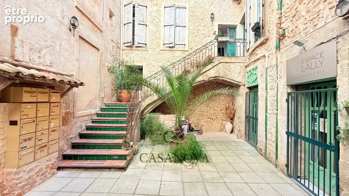 Appartement rénové avec terrasse dans l'Hôtel Particulier Guibal à Béziers - photo 2