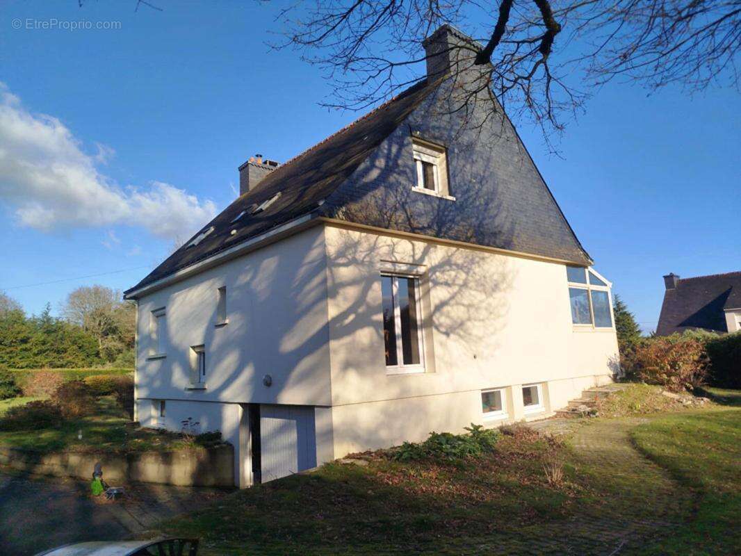 Maison à MALGUENAC