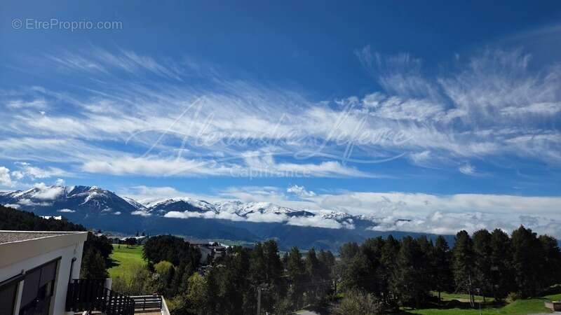 T3 avec vue exceptionnelle sur les montagnes et le golf - photo 2