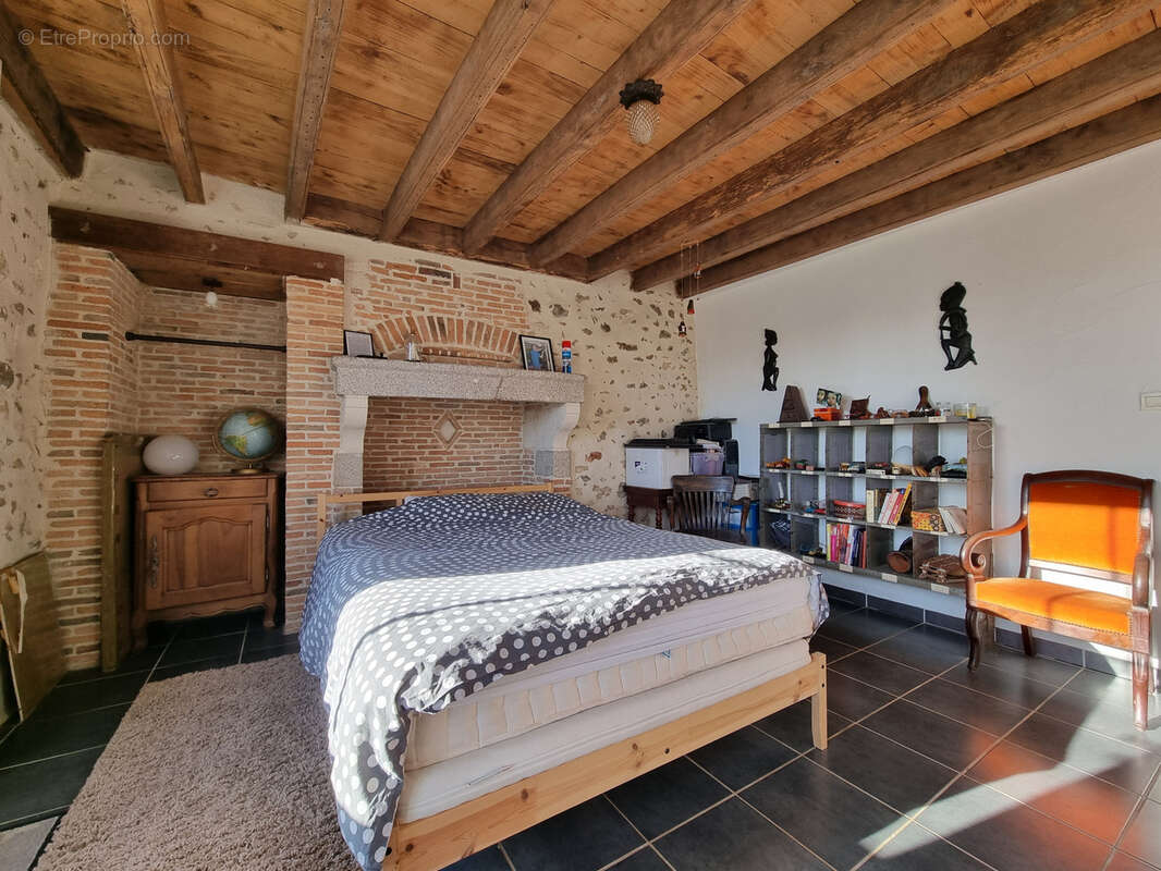 Maison à LES FORGES