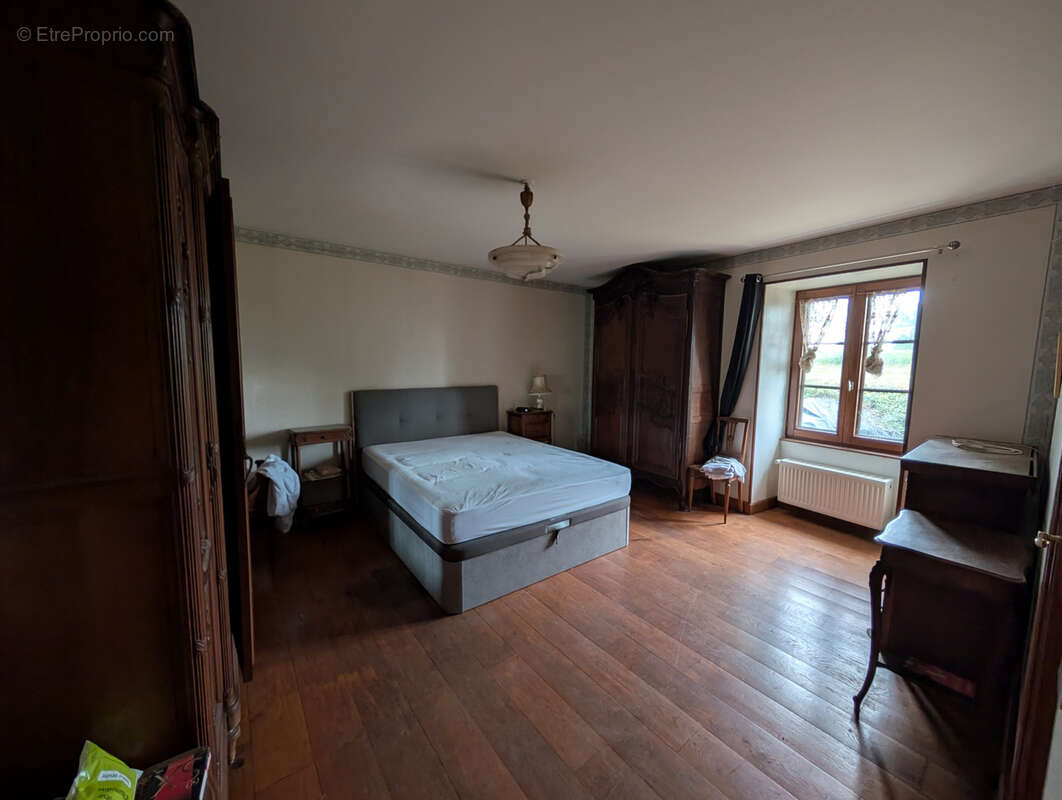 Maison à LONGECOURT-LES-CULETRE