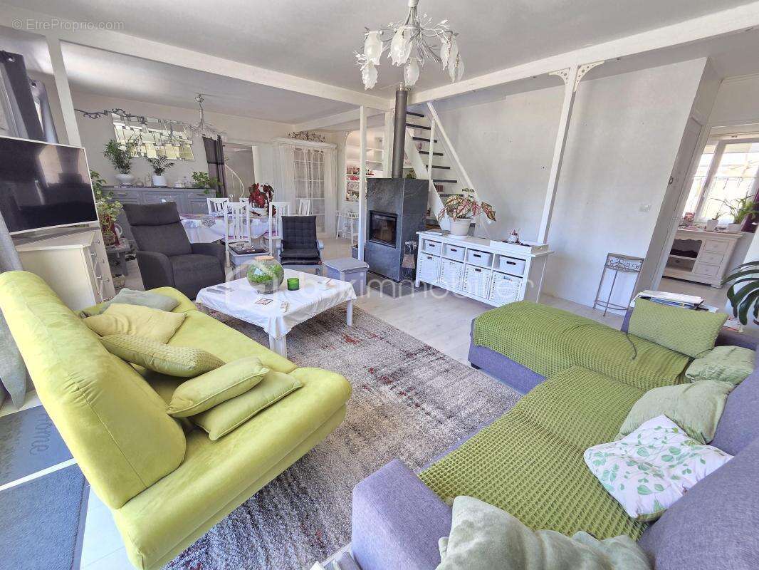 Magnifique Pavillon de plain pied de 149m² avec patio et dépendances à Avril sur Loire - photo 5