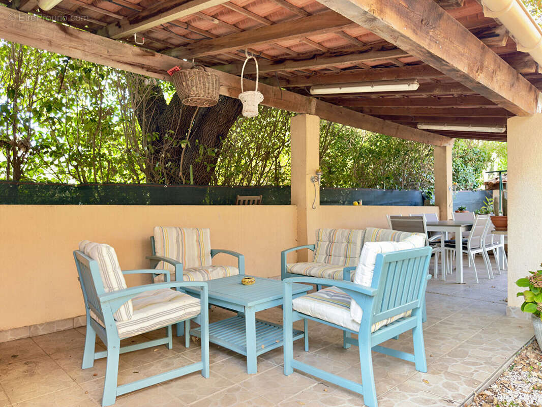 Maison à POURRIERES