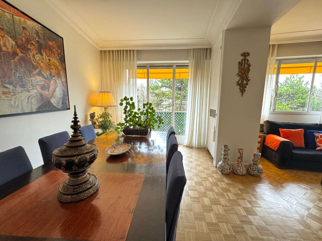 Appartement à NEUILLY-SUR-SEINE
