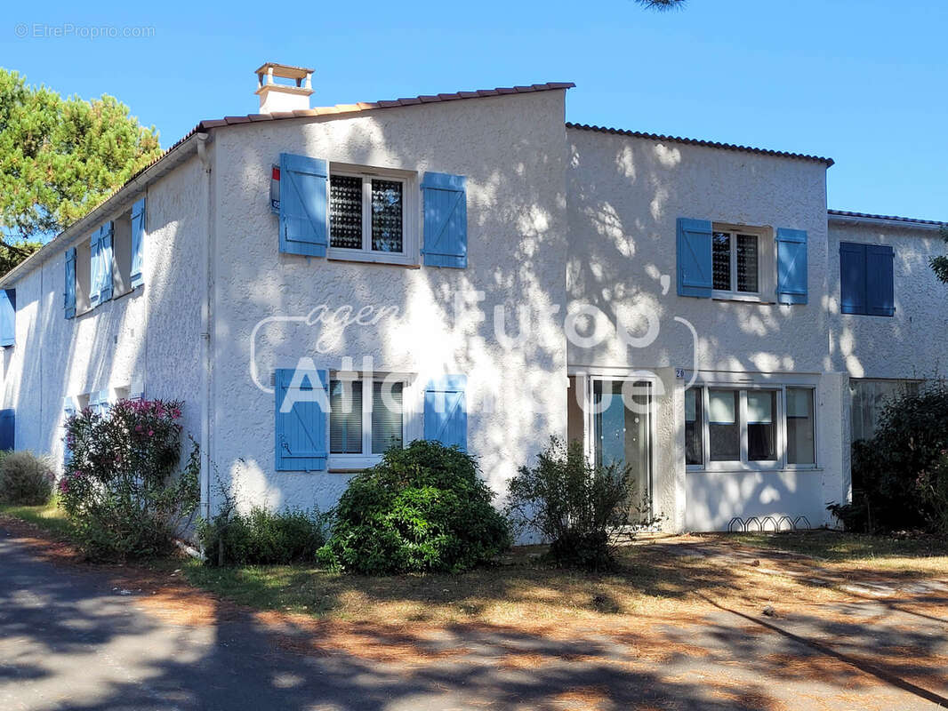 Maison à LES MATHES