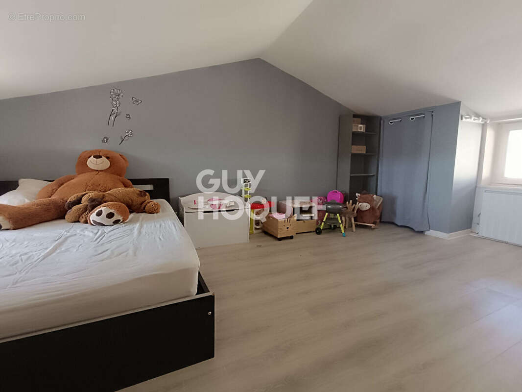 Maison à CHAMBOST-LONGESSAIGNE