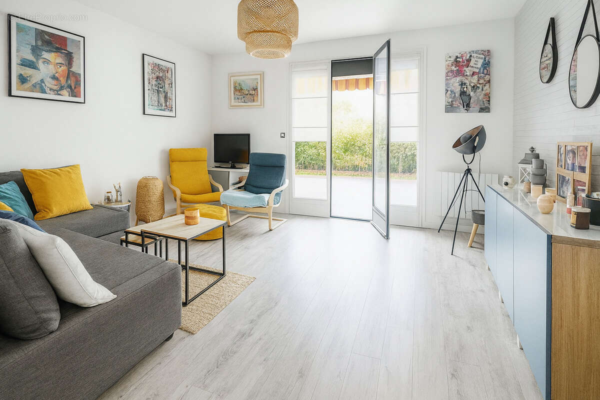 Appartement à SIX-FOURS-LES-PLAGES