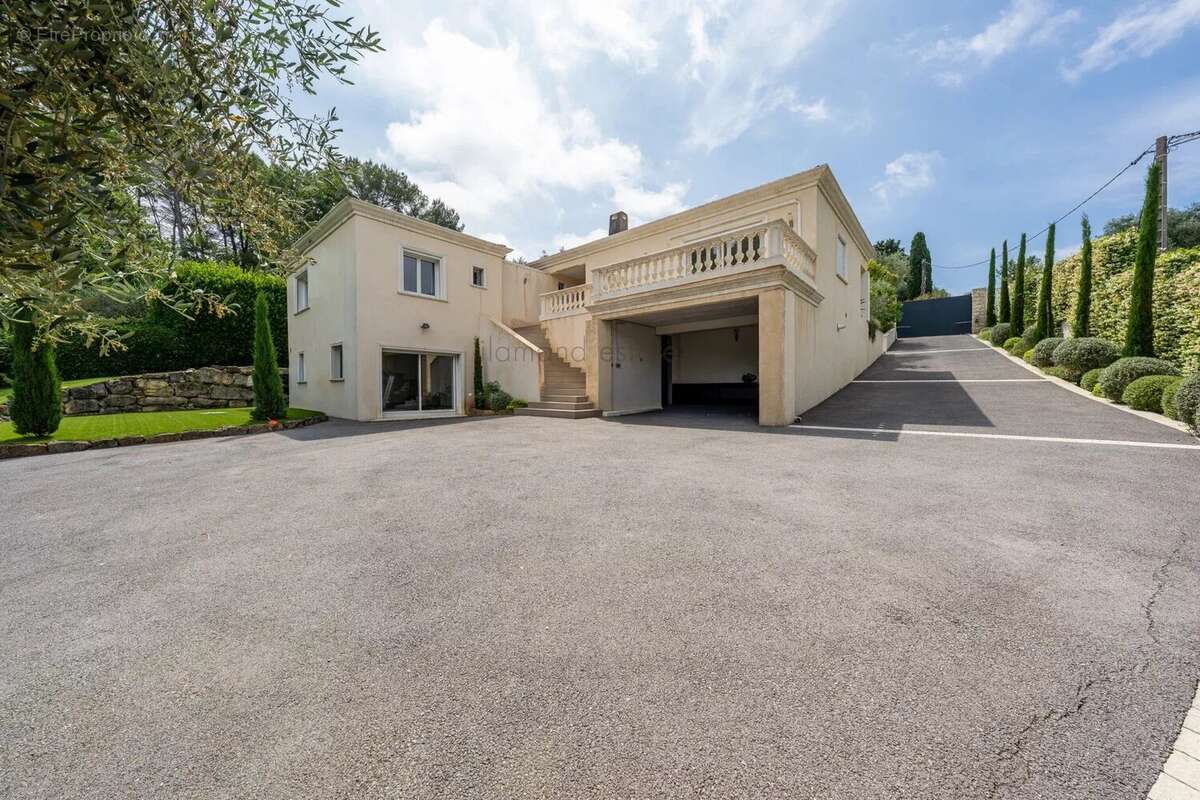 Maison à MOUANS-SARTOUX